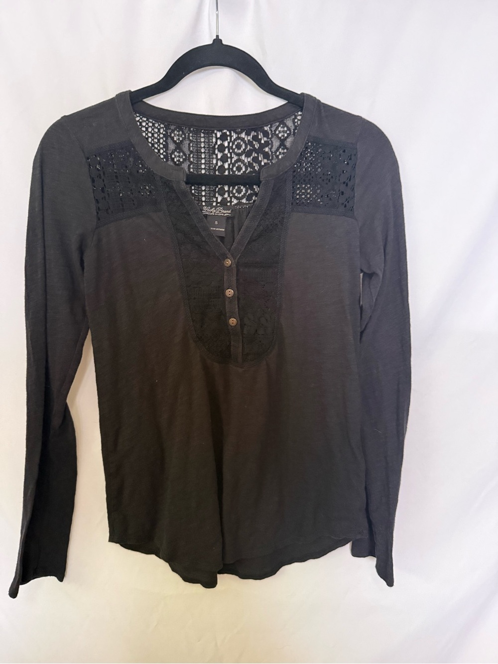 Lucky Brand Long-Sleeve Lace Yoke Henley Top - Black Sz S.